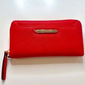 NEW Steve Madden Crimson Zip Wallet